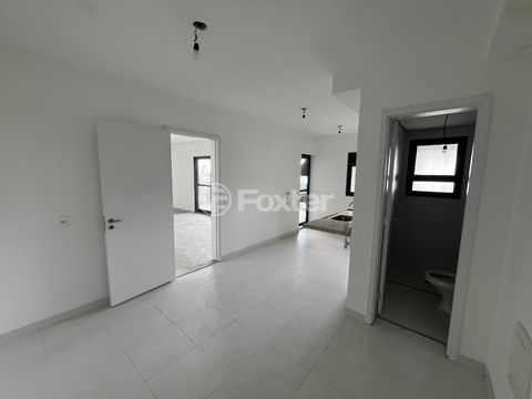 Image 9 - 919676