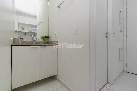 Image 15 - 919702