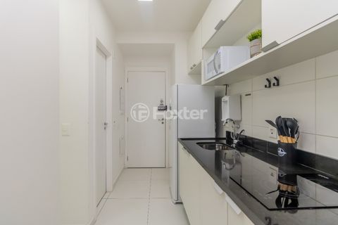 Image 12 - 919702