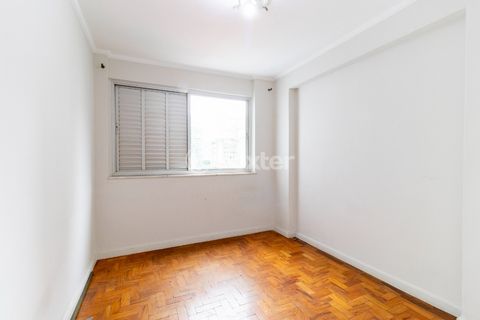 Image 12 - 919704