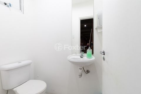 Image 11 - 919744