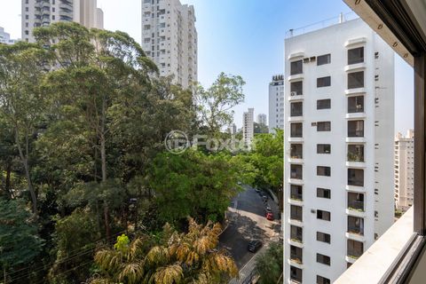 Image 17 - 919782