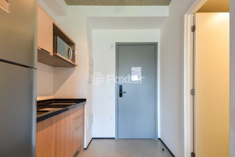 Image 12 - 919805