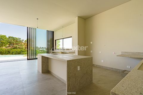 Image 5 - 919822
