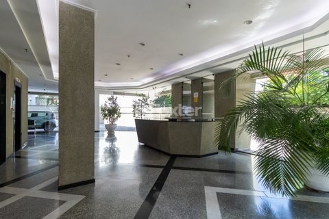 Image 17 - 919831