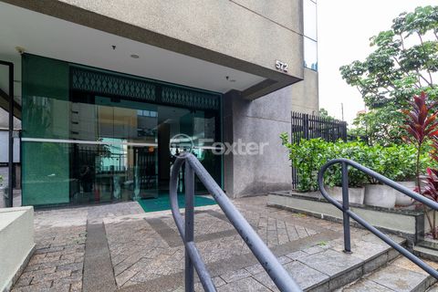 Image 19 - 919831