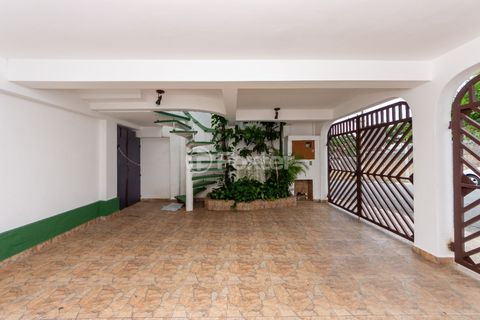 Image 1 - 919849