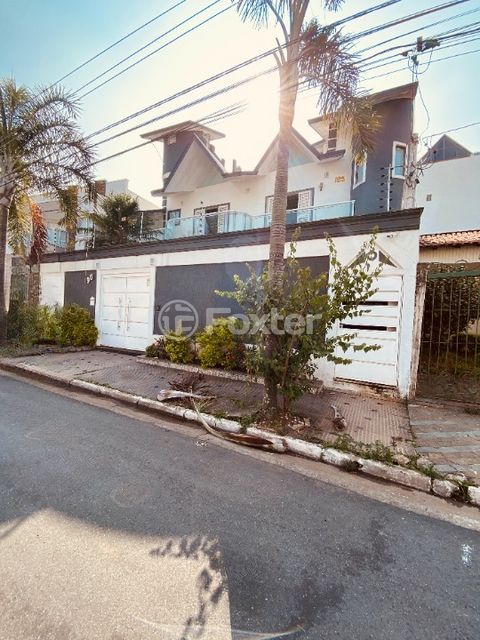 Image 19 - 919850