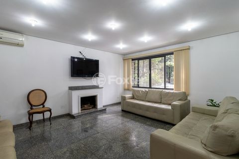 Image 1 - 919889