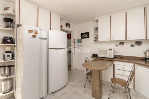 Image 11 - 919946