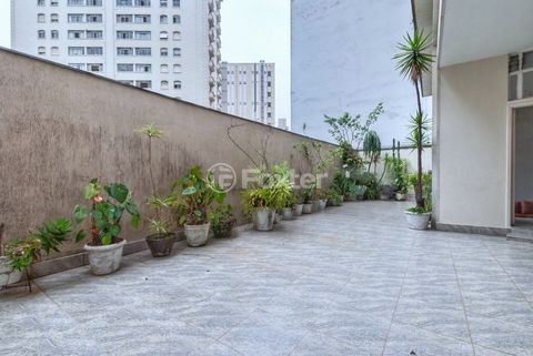 Image 18 - 919958