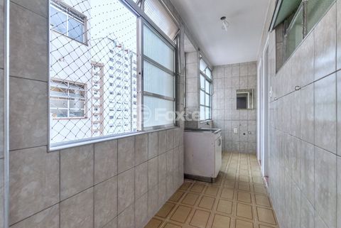 Image 11 - 919958