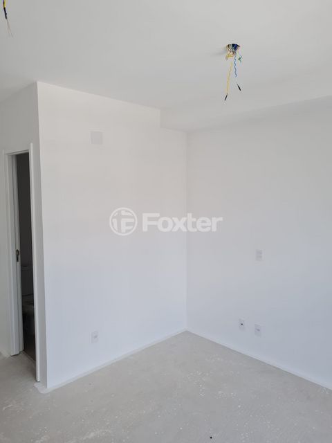 Image 5 - 919961