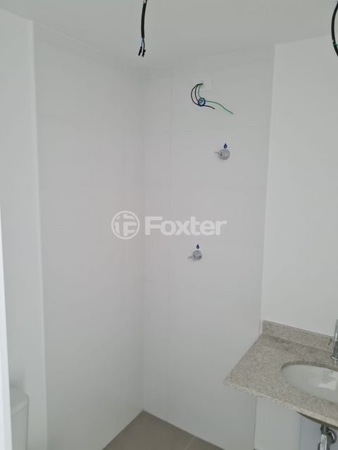 Image 9 - 919961