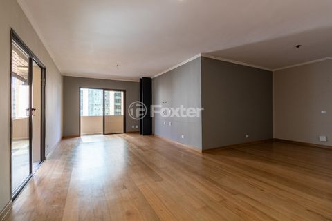 Image 11 - 919987