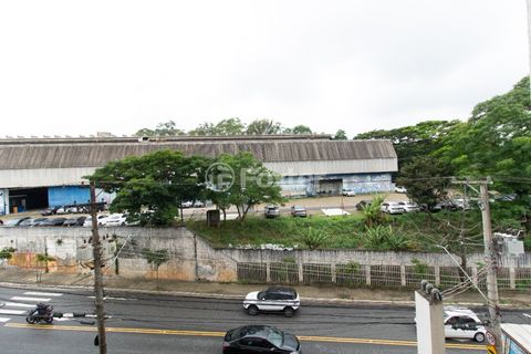 Image 11 - 920028