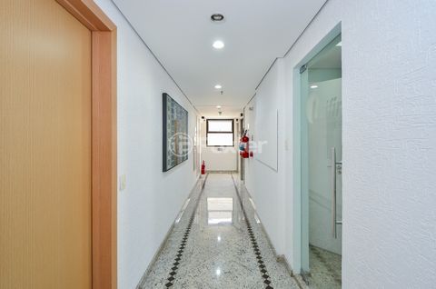 Image 17 - 920082
