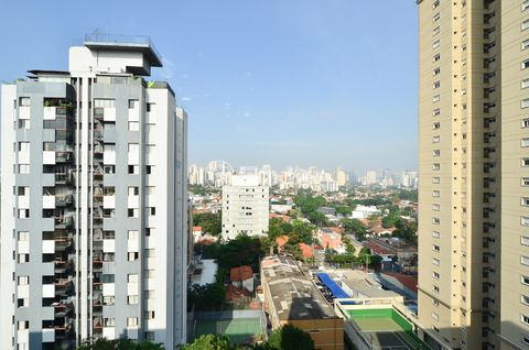 Image 15 - 920082