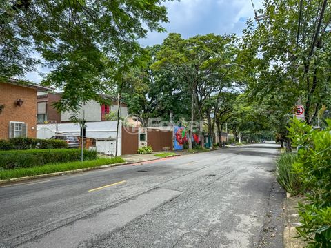 Image 17 - 920111