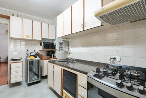 Image 18 - 920204