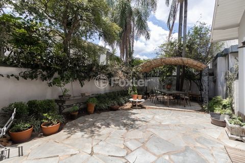 Image 1 - 920221