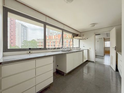 Image 13 - 920268