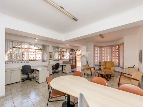 Image 3 - 920321