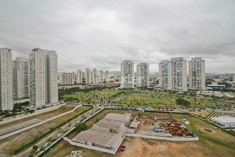 Image 17 - 920335