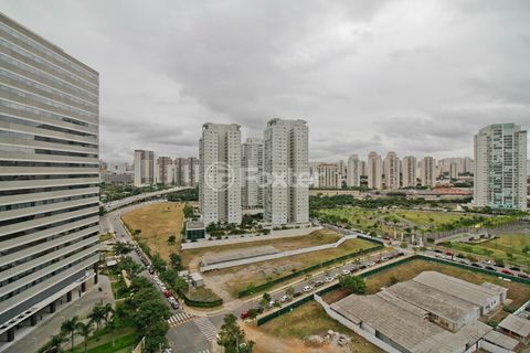 Image 18 - 920335