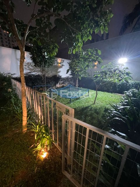 Image 11 - 920373