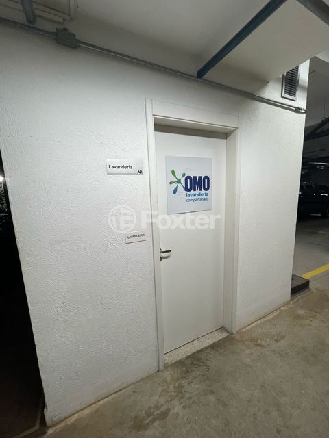 Image 17 - 920373