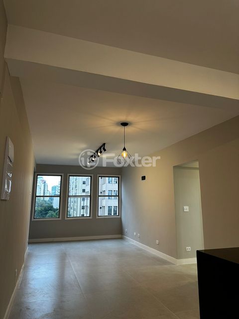 Image 3 - 920389