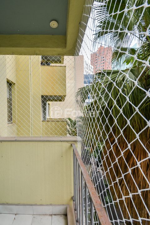Image 7 - 920425