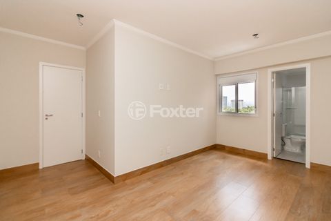 Image 19 - 920515