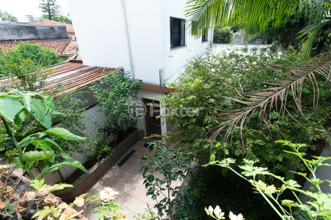 Image 10 - 920687