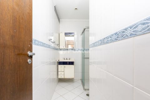 Image 7 - 920900