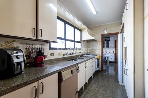 Image 17 - 920958