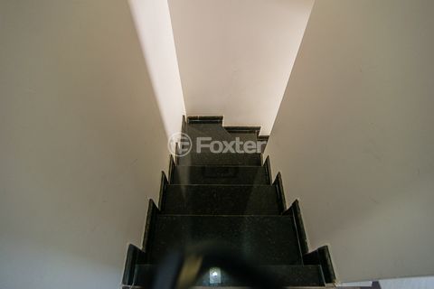 Image 11 - 921014