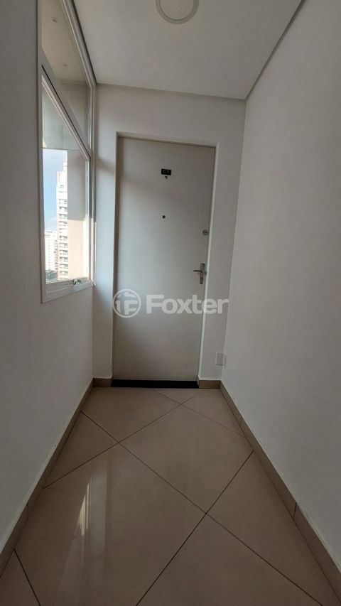 Image 7 - 921015