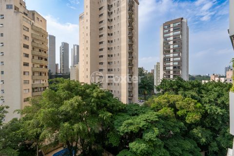 Image 19 - 921023