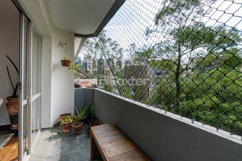 Image 4 - 921023