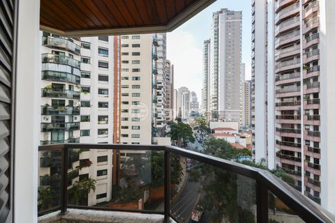 Image 11 - 921051