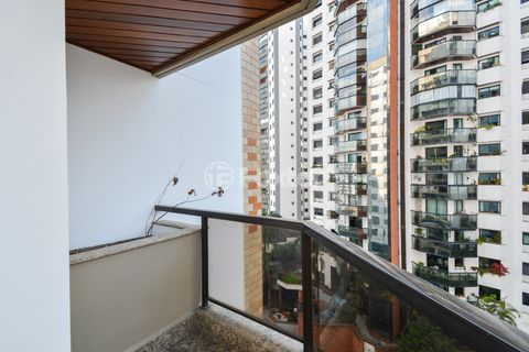 Image 10 - 921051