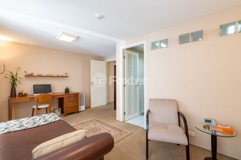 Image 3 - 921055