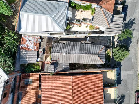 Image 11 - 921058