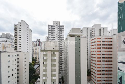 Image 10 - 921074