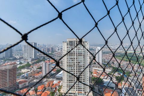 Image 12 - 921215