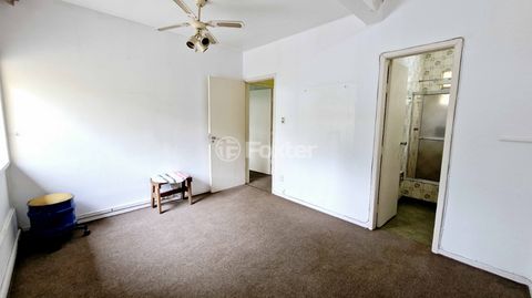 Image 19 - 921332