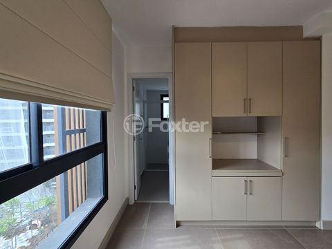 Image 7 - 921395