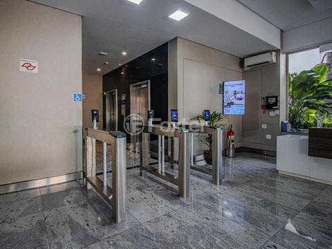 Image 7 - 921504